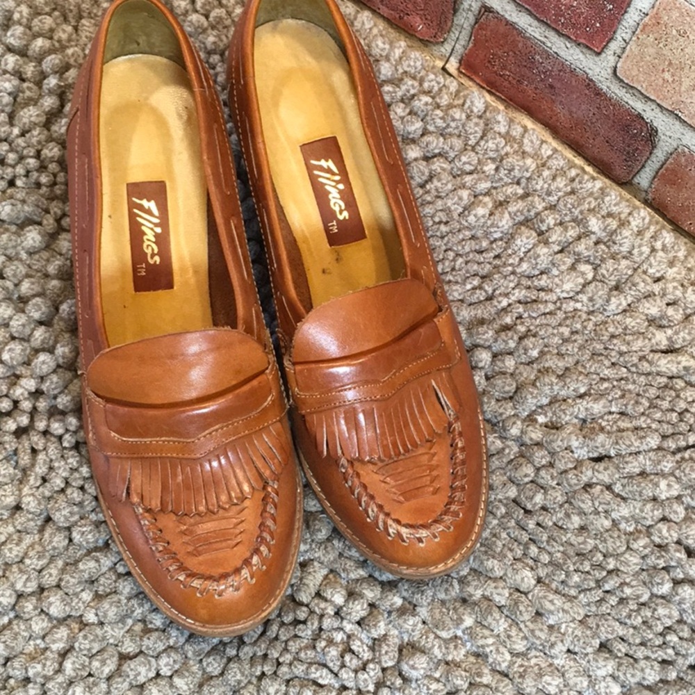 Flings Kinney Fringed pumps